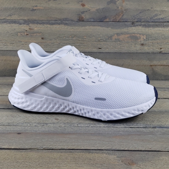 Nike Revolution 5 Flyease Casual Running Shoes - Picture 2 of 9